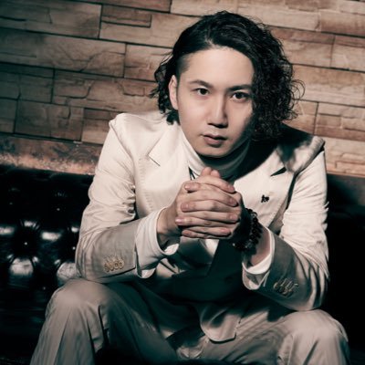 緑川雄志 180cm63kg STONE PRODUCTION 所属 俳優 演出家 モデル 鞭時々飴。ちょいと癖のある結構いい人。 なはず。 Instagram→ yuji_midorikawa 出演、演出の依頼はDMにて。