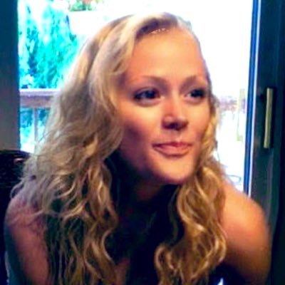 caitmnav's profile picture. 🏃🏼‍♀️🏝⛰🏋🏼‍♀️📚🐶🐈💜 she/her