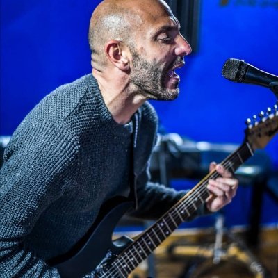 oddomirko's profile picture. Cantautore, cantante e musicista.
Amo la vita e lo sport