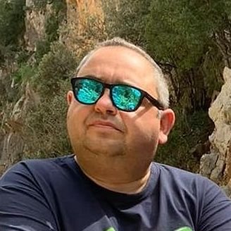 nos hemos equivocado a veces, sobre bastantes cosas, pero nunca nos hemos equivocado de trincheras ni de enemigos