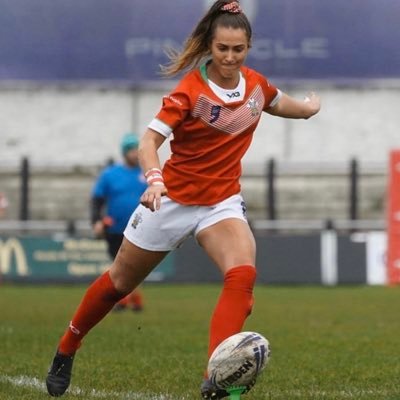 Thames Water👷🏻♀️| Throwing a ball around for @BroncosLadies @WalesrugbyL🏴🏉