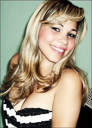 alinefreitas_s2's profile picture. Palavras até me conquistam temporariamente, mas atitudes me ganham ou me perdem para sempre.