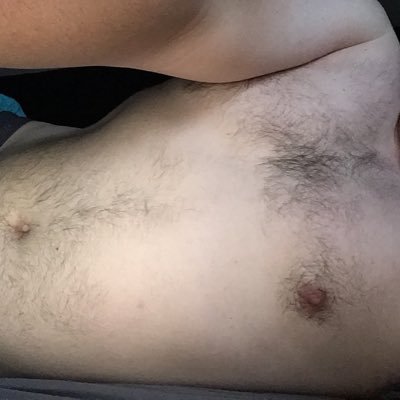 🔞Adult sensitive, no one under 🔞 this account is has mostly retweets of gay porn, feel free to follow and message me thanks