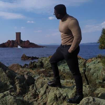 CallMeblackdoc's profile picture. 👨🏿‍⚕
call me doc