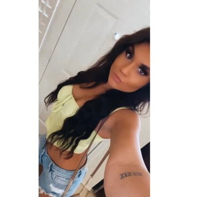 angelique_lolo2's profile picture. 