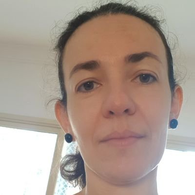 uma conjunção de identidades que adora ler, dar aulas, ser mãe de um menino incrível e ser companheira de uma pessoa sensacional