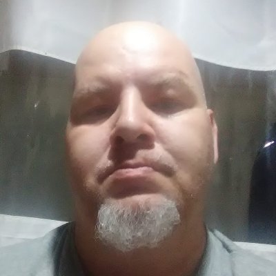 Single ,Male
Love all styles of music.
Love taking pictures.
Love chatting.
Irish American,
From Missouri Usa,
I Dress many Styles,
Im a Weather Watcher To,