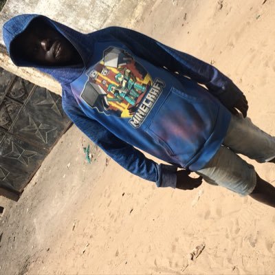 I’m lamin 18 years old ,happily living with my mum and little orphans siblings ,I’m here to meet new people to makes friends,I’m from The Gambia 🇬🇲