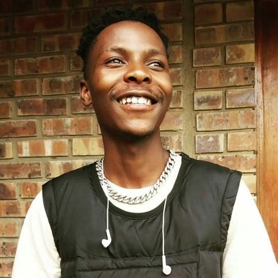 Fuegowoodz's profile picture. Niggas smiling in your face, really want you in a ditch😕 
-Kaizer Chiefs👑💛 Chelsea💙

- Upcoming Punter💸