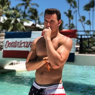 JohnOwe00750349's profile picture. 📉Entrepreneur
✈Travel round the world
📲Make money online