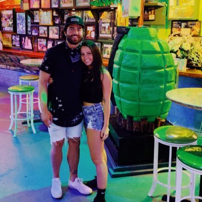 kenadeelimb's profile picture. good vibes only