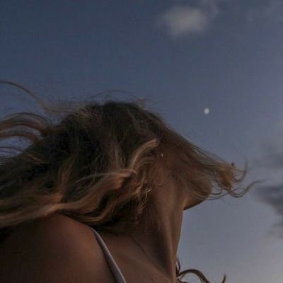 dreamer_Ly9's profile picture. we can be friends:)