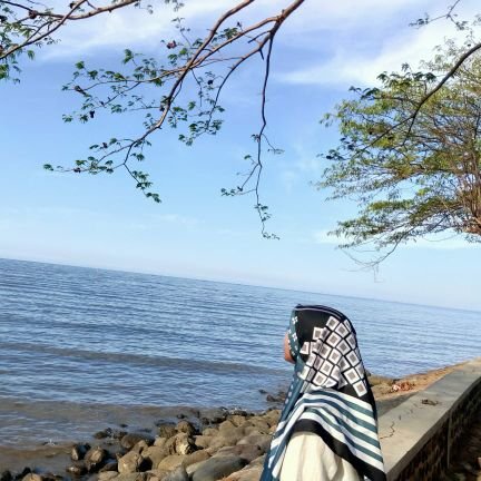 I like sharing personal thoughts, books, writing, and language