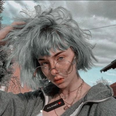 - البدايات كذبة مَهما كانت مقنعة 🌪.
