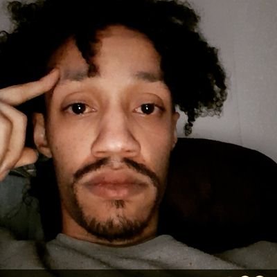 24, RI Born VA Bred. #Cancer♋. AsheqMusic Rep. @asheqmusic https://t.co/DDUkyriv32 #weworking