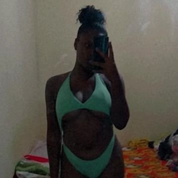 MariaLu95314027's profile picture. Não espere ND de ninguém 🍃😜