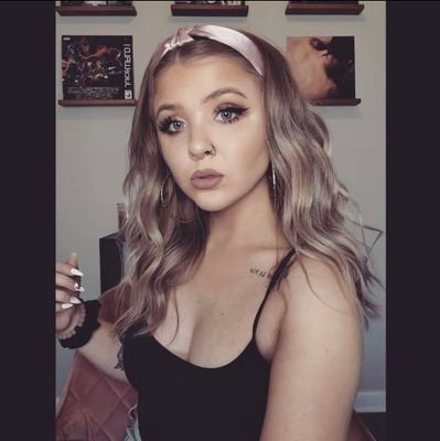 LaurenAWeaver's profile picture. snap: laurenaweaver16 insta: laurenaww