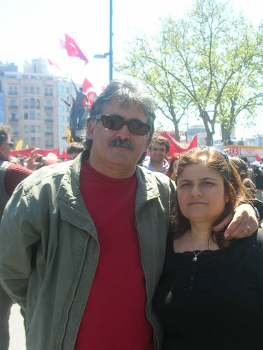 Yaşıyor