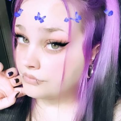xalonexixbreakx's profile picture. I’m not just MAGA, I’m Dark Gothic MAGA        #iamcharlie