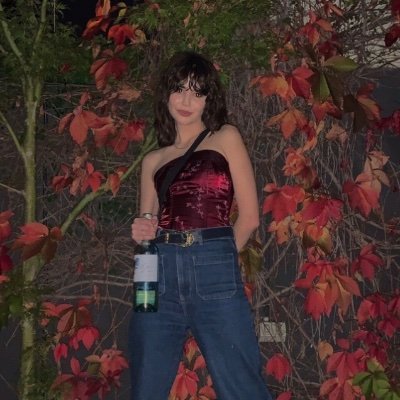 clairegiuffre's profile picture. not funny enough to be this annoying