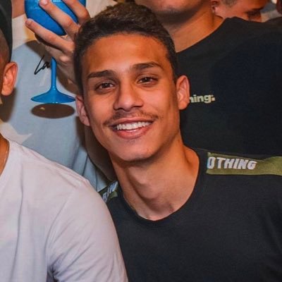 Guipaixao10's profile picture. 021 @fluminensefc 🇭🇺❤️