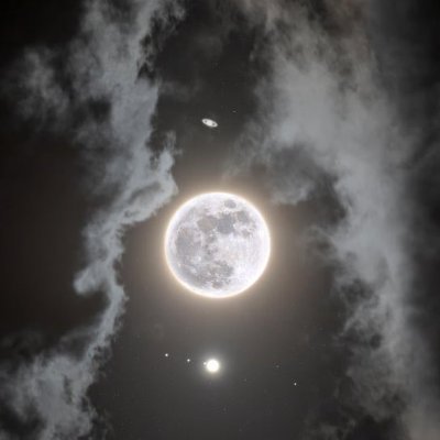 moonpool10's profile picture. she/her, fashion major, lads and tot have me in a chokehold, Luke Pearce my beloved🥰