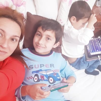 anamibasal's profile picture. 