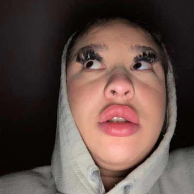 i 4got my other twtr passwrd, but it was kinda wack anyways. New Twitter, New Energy, New Me. MAKE WAY HOES. Xox0xxO IG— @bbythegreat @angelicpuccci (๑・̑◡・̑๑)