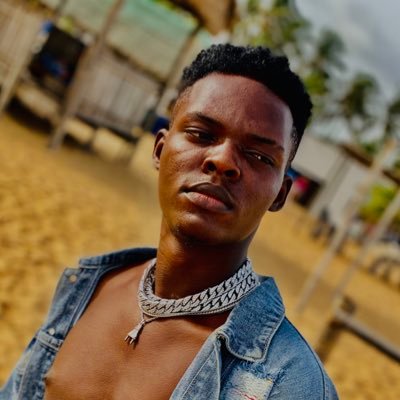 Performing Artist Song writer For bookings Email: femic7257@gmail.com or call +2348145709873 DOWNTOWN BOY 😎 Click to listen to my new single