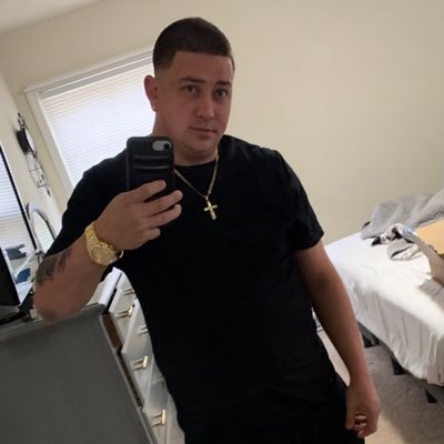 im 28 from south florida i work all day then workout to stay in shape ony free time. on weekends i enjoy spending time with my son and hanging out with friends