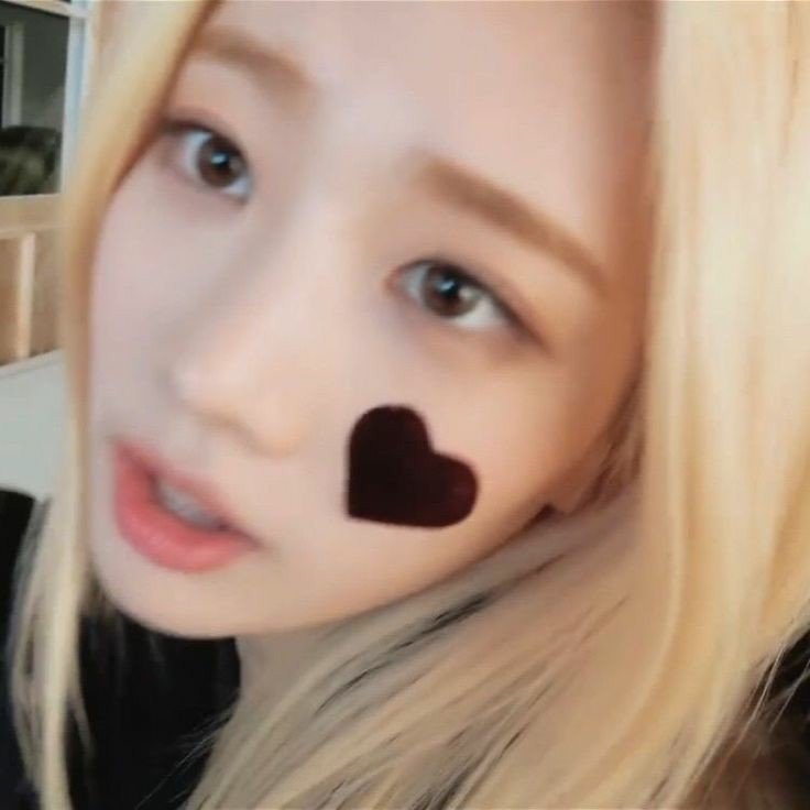 kzseulgi's profile picture. 