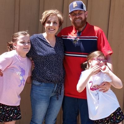 Jesus lover, wife, girl mom x 2, foodie, random soul❤