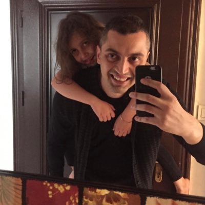 “Her şey geçer, sen de geçersin. Geriye hikayen kalır sadece.”