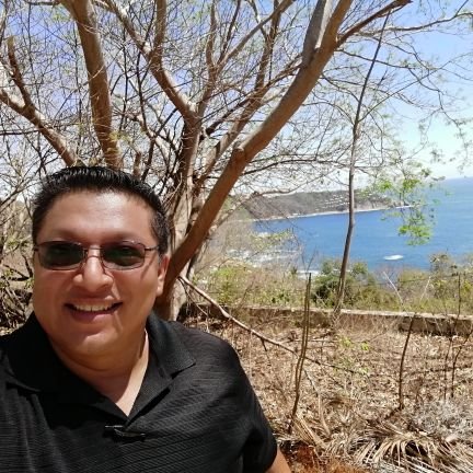 EL QUE NO VIVE PARA SERVIR, NO SIRVE PARA VIVIR.
#AcapulcoDeMisAmores #ReyMedia #TravelINC. https://t.co/geoEm3xUx2