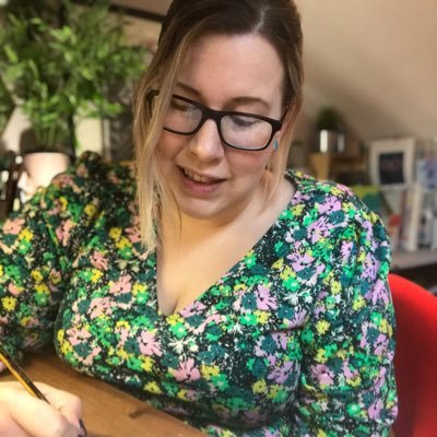 I'm Clare Morgan (aka curiousinkyme) Fine art printmaker based in Derby. I create empowering Lino print portraits that encourage reflection, empathy and calm.
