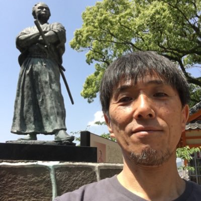 さえない中年じじいです。 この年齢で介護員をやっています。ご高齢の諸先輩方に毎日パワーをいただいています。/ドM。/ポジティブでhappyに✌️ポジッピ−✨💖をひろめたい🎵