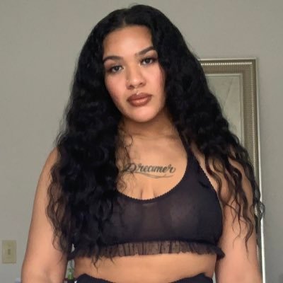 meeeesh727's profile picture. Trying to figure out this Twitter game 🤷🏽‍♀️😘 Chicago is my home but the Bay Area will always have my heart ❤️