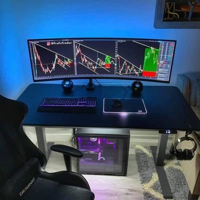 Dioxidane_gh's profile picture. 📉Forex Trader📈 |Efootballer |Mechanical Ing| *DM for a follow back in case I fail to* @ChelseaFC fanatic