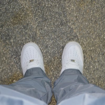 ly2jon's profile picture. 