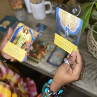 Channeled_Msgs's profile picture. Sharing Intuitive Messages 🌚🌝 One Download At A Time ♥️ Healing Is My Specialty