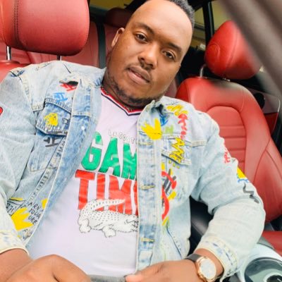 langu0723's profile picture. Don't try to be something you not,be you peace.