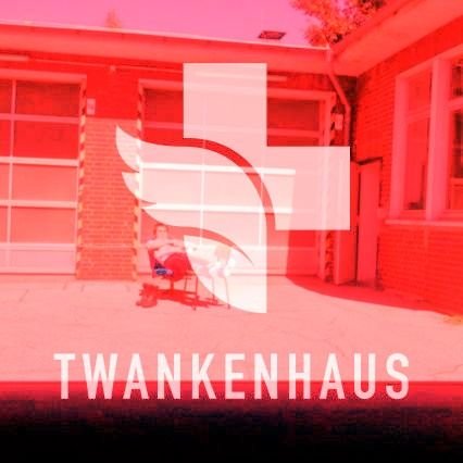 Doppelfacharzt. Fünfsaiterbass. Machen Sie mal die Luft aus dem Glas. Früher a. d. Bock, jetzt oberärztlicher Mangelverwalter. Team #Twankenhaus