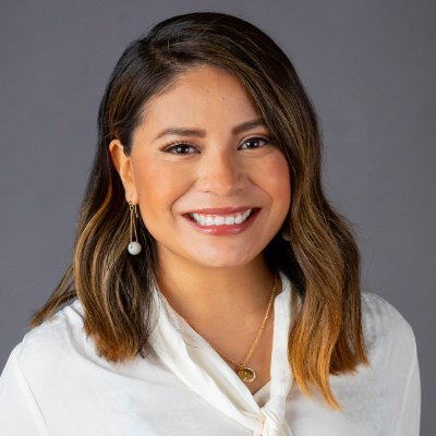 @KCRANews reporter | Bilingüe | 🇲🇽🇺🇸 First-Gen | RGV native | News tips: Maricela.DeLaCruz@hearst.com | IG: Maricela.dlc_ | RTs, likes, links ≠ E.