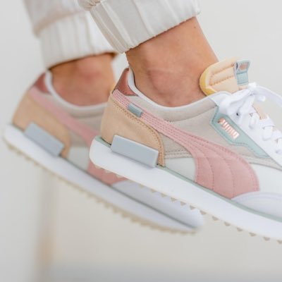 carmell99870593's profile picture. 