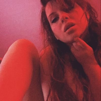 Thalia 22 ans , ventes de nudes et camgirl amatrice. Plus d'informations en dm ❣
