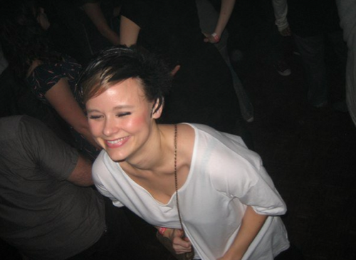 ameliasparkles's profile picture. Hi!  My new handle is @iameliahartyou.  Follow me there!