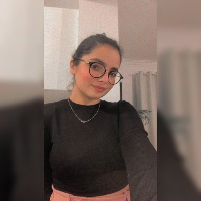 _Santtos___'s profile picture. 🤓 Some days I amaze myself other days I look for my glasses while I have them on my face. 🤓
ig: __joaniinha__