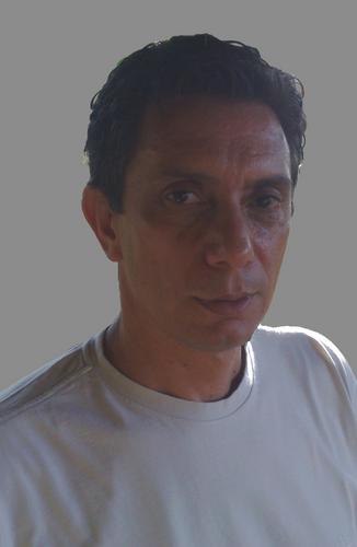 Diversos interesses. Não descanso até chegar ao fundo de todos os assuntos. Espírito democrático e crítico. Estudioso do Internet Marketing e Marketing de rede.