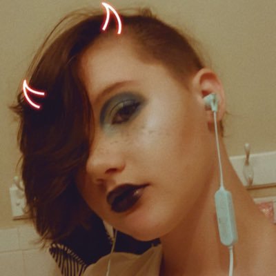 they/it 🏳️🌈. Artist, music lover ✌️you laugh at me because im different, i laugh at you because you are the same