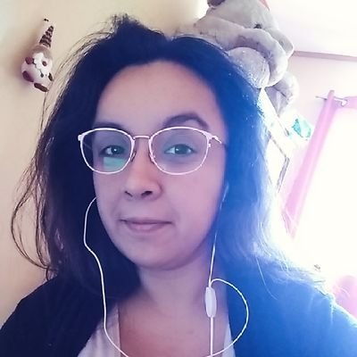 Chilena, 34 años // Tecnólogo en Informática Biomédica (QA)
- Aquí debería ir alguna frase inspiracional o letra de canción, muchos íconos y